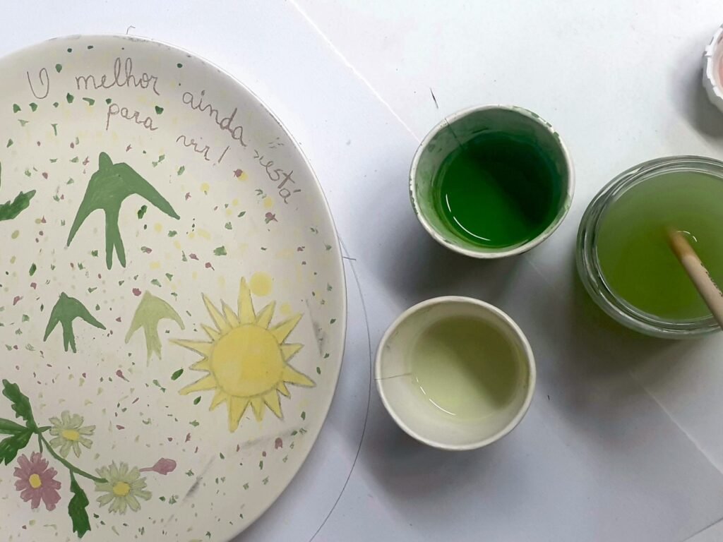 Celebrar a Primavera, com tintas e giz cerâmicos